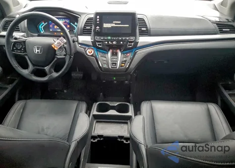 2024 Honda Odyssey Touring z USA, uszkodzony, nr VIN 5FNRL6H86RB043686